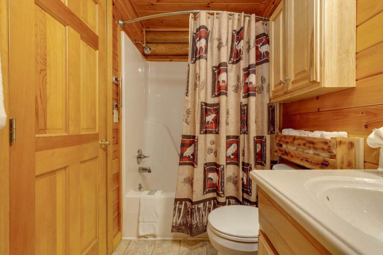 Log Cabin! 1Mile From The Action! Private Lane! Hot Tub! Pool Table! Villa Pigeon Forge Ngoại thất bức ảnh